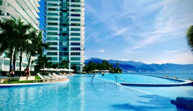 Apartment on the beach, in Peninsila, PV in Puerto Vallarta