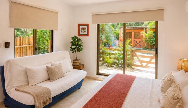 Apartment with jacuzzi and beach club access