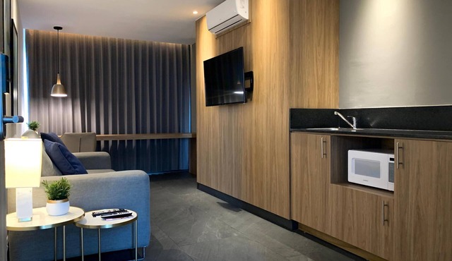 B'S Suites