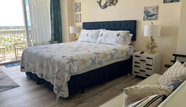 Bang For Your Buck Hotel Condo On Daytona Beach with Kitchen and Ocean View in Daytona Beach