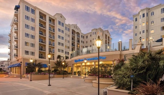 Beachfront Oceanview 2 bedroom Deluxe. Everything you need is walking distance. in Oceanside