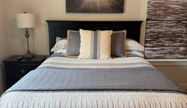 Cabin 11 @ Trails Edge (Pet-Friendly) in Bella Vista