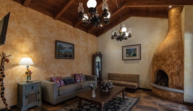 Casa Duranta - Three Bedroom House, Sleeps 10 in Antigua Guatemala
