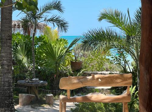 Casa Tom Tom - Beachfront Boutique Hotel