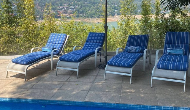 Casa Vallesana, Fraccionamiento "El Coporito", Magnificent lake view in Valle de Bravo
