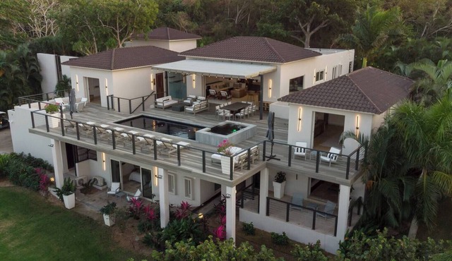 Casamia-Gated Ocean Estate, 6BR Suites, Cook-Butler-Golf in Punta Mita