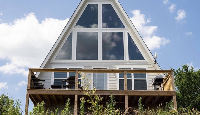 Cedar Falls Modern A-frame on Petit Jean Mountain in Morrilton
