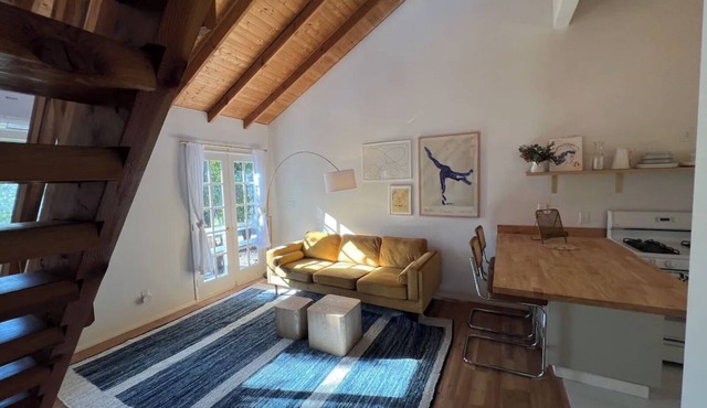 Charming 2-bedroom house in Ojai with views of an orange grove in Ojai