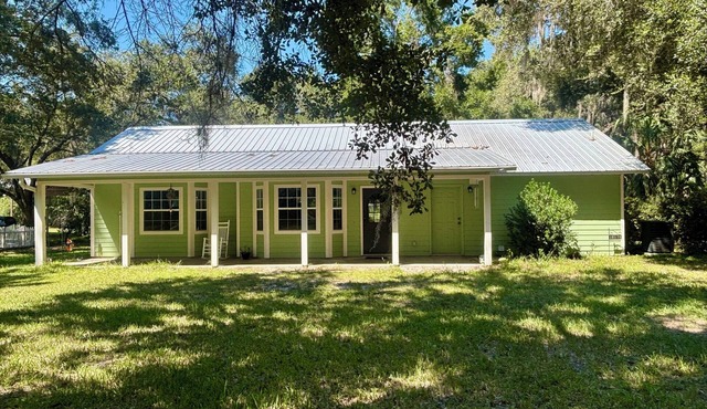 Charming 3-bedroom house in Trenton near Florida Springs in Trenton