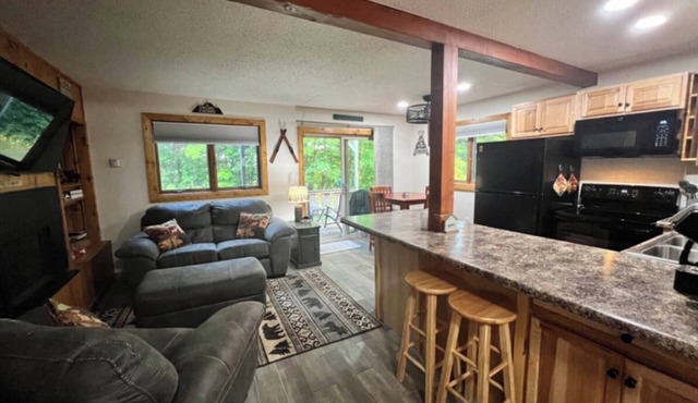 Clean, Cozy & Completely Updated! 1B 1B Condo w Jetted Tub Room! in Wakefield