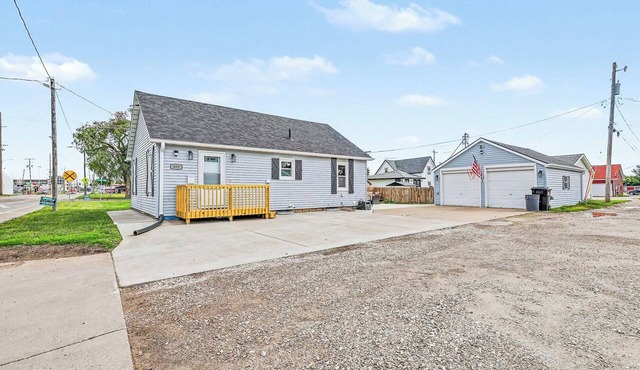 Closest Home Next To Track 4Bed 2Bath Fully Remodeled. in Knoxville