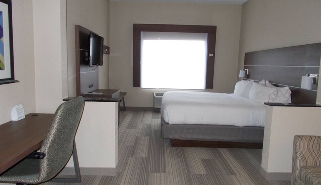 Comfort Inn & Suites Miami - Route 66 in Miami