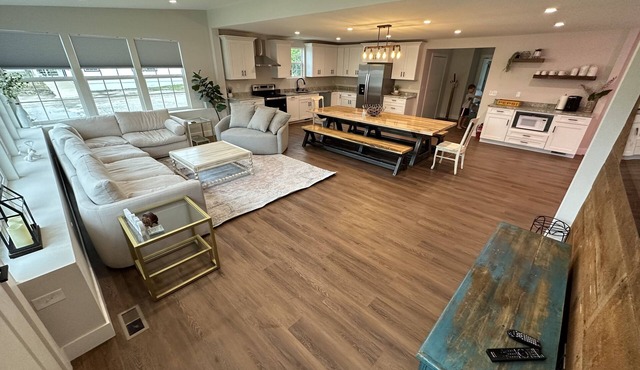 Completely remodeled getaway! Walking distance to beach, restaurants and bars in Port Sanilac