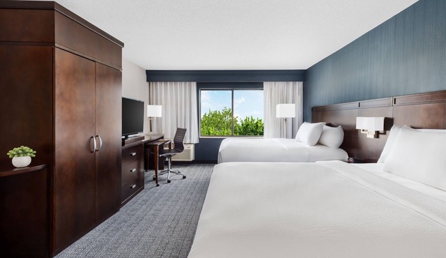 Courtyard by Marriott Manchester - Boston Regional Airport in Manchester