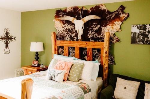 Cowboys and Angels Venue, Cabins & RV Getaway in Mountain Home