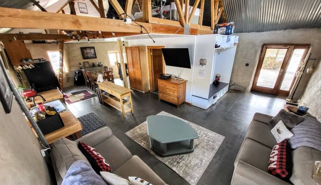 Cozy Cabin -HotTub River Front in Buhl