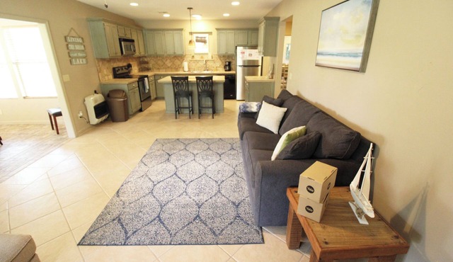 Cozy Cove Grand Lake Home - Near cove with ramp in Vinita