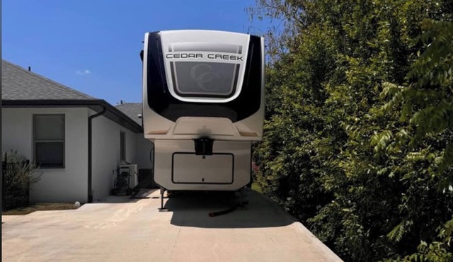 Cozy RV with AC and WiFi in fabulous Clermont in Clermont