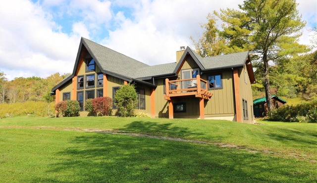 Cozy Timber Frame Home! 5 minutes to Holiday Valley and downtown Ellicottville! in Great Valley