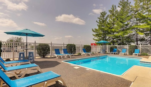 Deluxe 2 Double, Stoney Creek Quincy, 2 Pools, Free Parking | 4 Units in Quincy