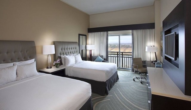 Double Queen Lakeview at Lakeway Resort & Spa, Outdoor Pool! in Austin