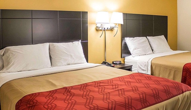 Econo Lodge Columbus West in Columbus