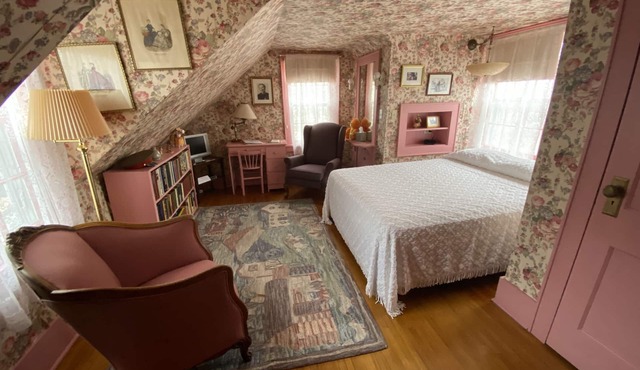 Elizabeth's Loft in the Historic Garst Farmhouse at Whiterock Conservancy in Coon Rapids