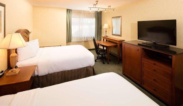 Enjoyable Stay! 4 Pet-friendly Units with Free Parking, Outdoor Pool! in Wenatchee
