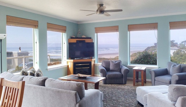 Fabulous Ocean Views! Miles of Sandy Beach! Dog Friendly! Shared Private Beach Access! in Yachats