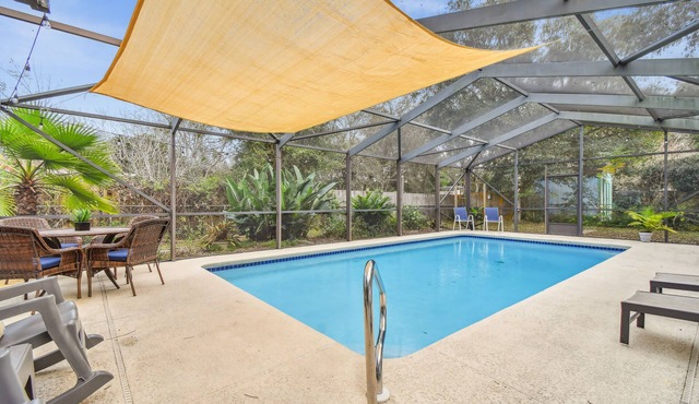 Family HEATED POOL mins to dt/ beaches/inlet, 2 boat drops, pets ok in St. Augustine