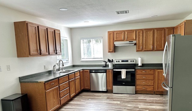 Family Home in the middle of town in Sedalia