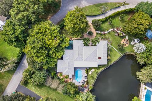 Family villa w heated pool gameroom fire pit in Davie