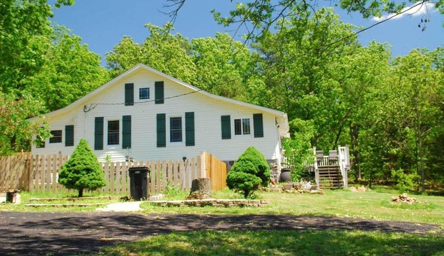 Farmhouse Retreat - Sleeps 10 - 1hr from STL in Luebbering