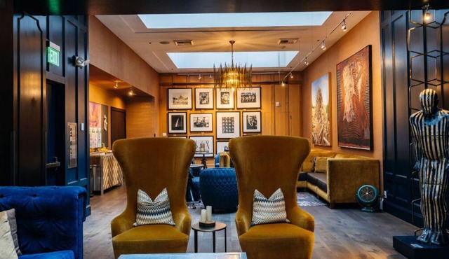 Gallery Suite | Vibrant Locale + Artistic Touches in Portland