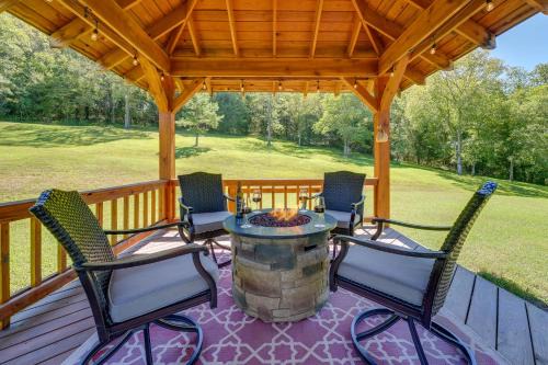 Game Room & Deck: Serene Ava Countryside Home in Ava