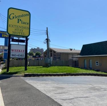 Glenstone place extended stay motel in Springfield