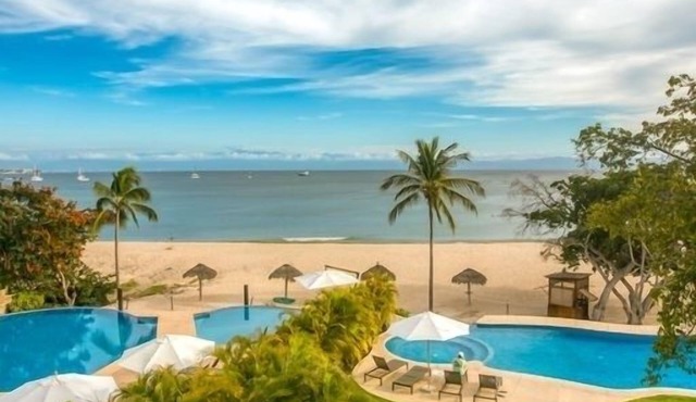 Gorgeous Beach Front Condo- Premier Member/Superb Cook/Housekeeper/Golf Cart in Punta de Mita (Punta Mita)