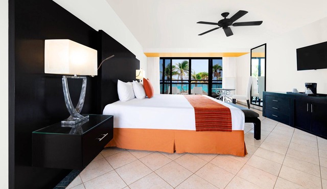 Grand Oasis Riviera