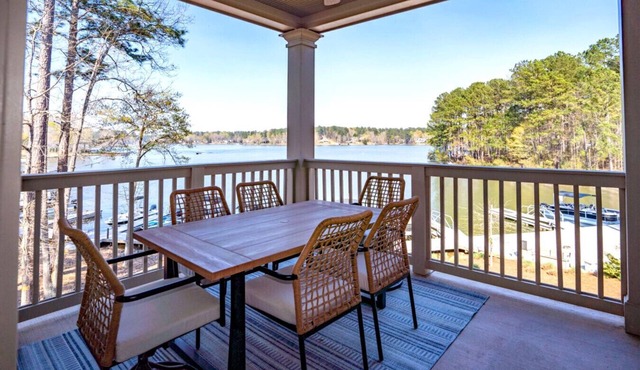 Great Views, Great Location, Near Ritz, No Stairs in Greensboro