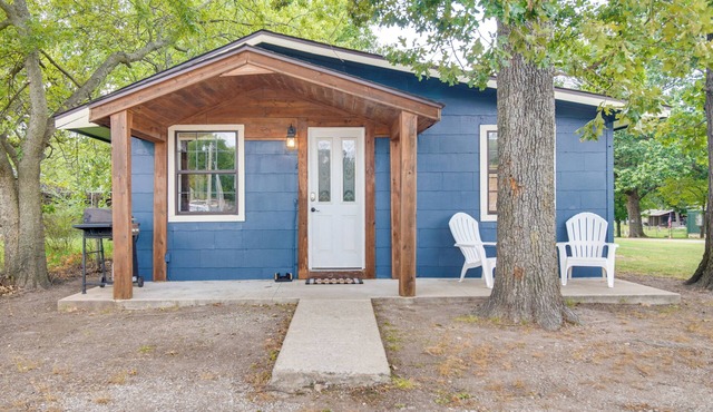 Half-Mi to Marina: Pet-Friendly Disney Home in Disney