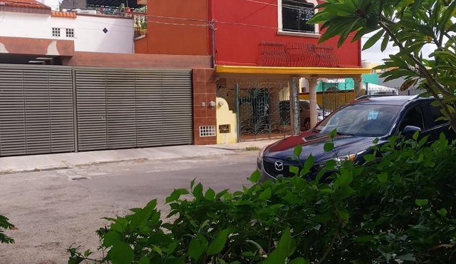 Hermosa casa cuatro recámaras independientes CA in Mérida