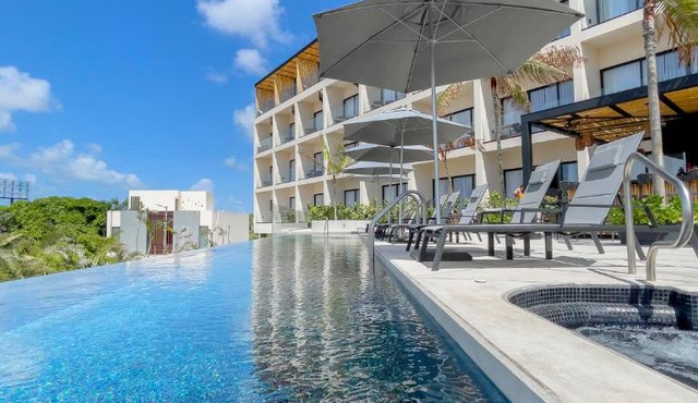Hive Cancun by G Hotels