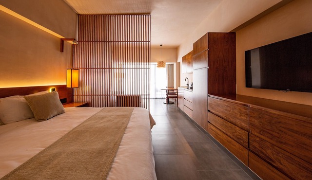Hive Cancun by G Hotels