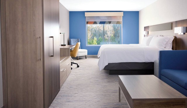 Holiday Inn Express And Suites Alexandria by IHG in Alexandria