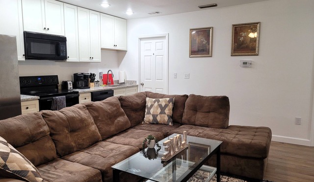 Home [5B/2B]: one unit of a duplex near FSU-2 [126] in Tallahassee