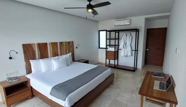 Hotel B10 - Distinctive Hotel-