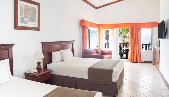 Hotel Cayman Suites in Taxisco