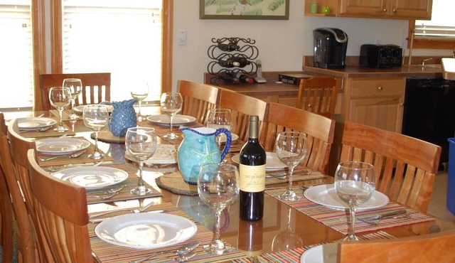 Ivey Coast 6BR, Sleeps 14,Pool,Hot Tub, pool table, arcade, 2 min walk to Ocean in Hatteras