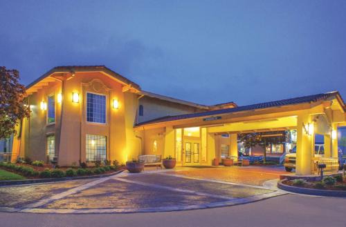 La Quinta Inn by Wyndham Moline Airport in Moline