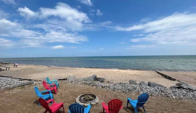 Lake Huron Beachfront · Game Room · Sleeps 10 in Oscoda